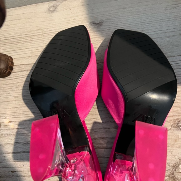 New and Unworn WITHOUT Tags Zara Pink Satin Heeled Methacrylate Mule Sandals - Picture 4 of 4